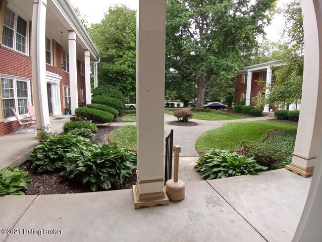 Building Photo - 248 Chenoweth Ln