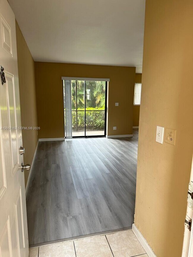 Foto del edificio - 4047 NW 87th Ave