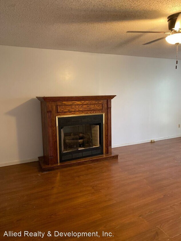 Building Photo - 4 br, 3 bath House - 1309 Cedarbrook Drive
