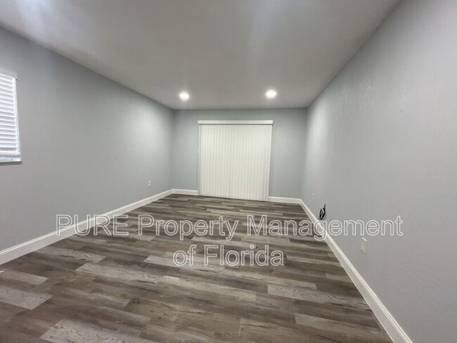 Foto del edificio - 1610 SE 25th St