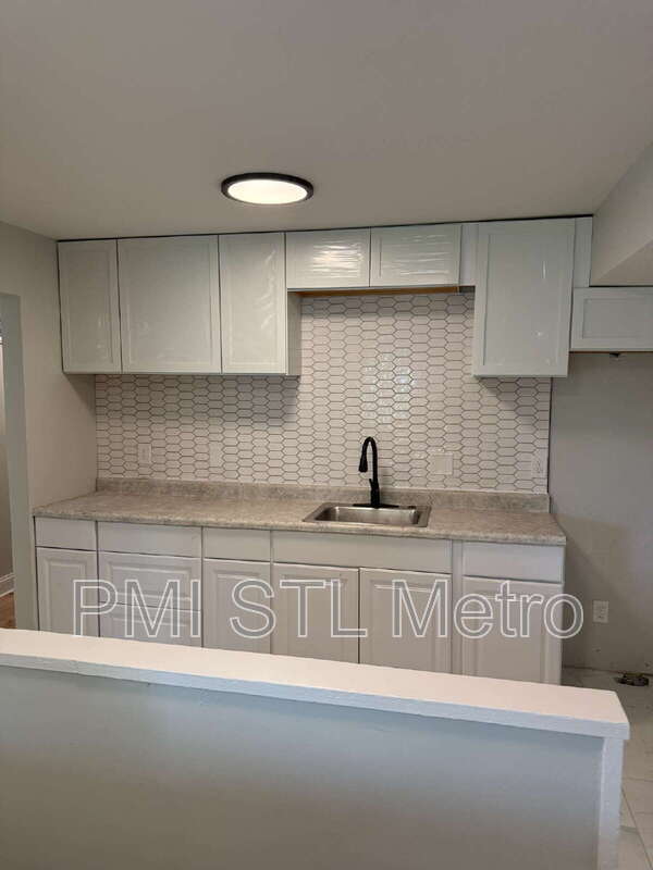 Foto del edificio - 10432 Balmoral Dr