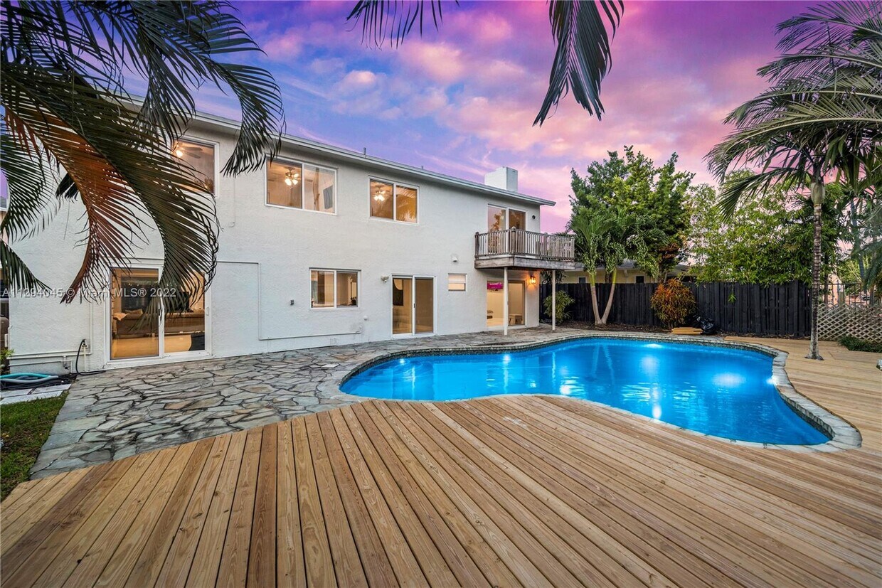 Fort Lauderdale, 
                        , –