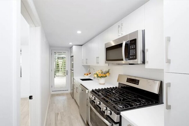 Foto del edificio - 331 Quincy St