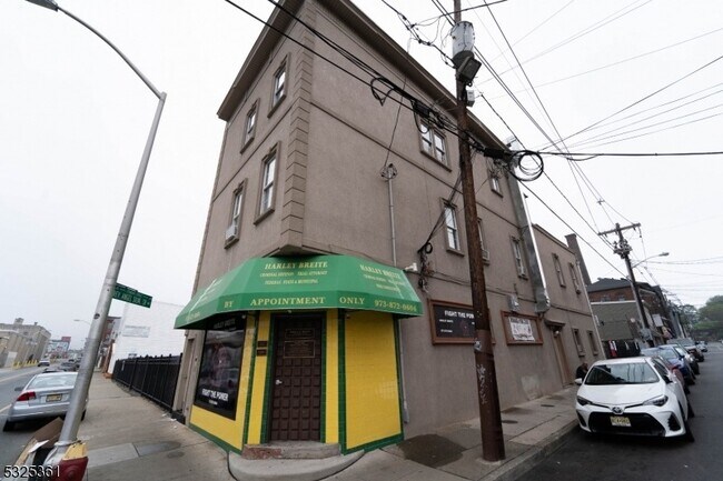 Foto del edificio - 331 Straight St