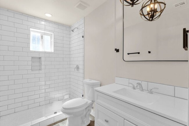 Building Photo - BRAND NEW EVERYTHING IN UPTOWN/BILTMORE AREA