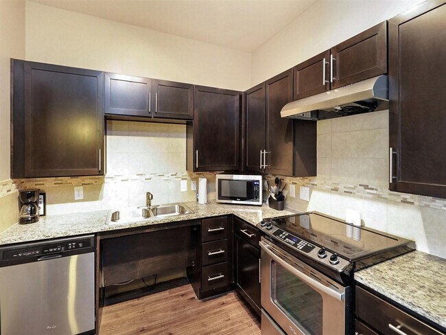 Foto del edificio - 15600 Dallas Pkwy