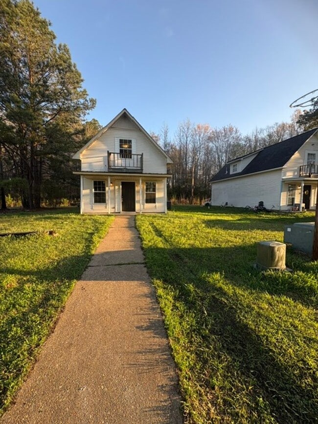 Building Photo - Renovated 3 Bedroom 2 Bath Home for Rent!