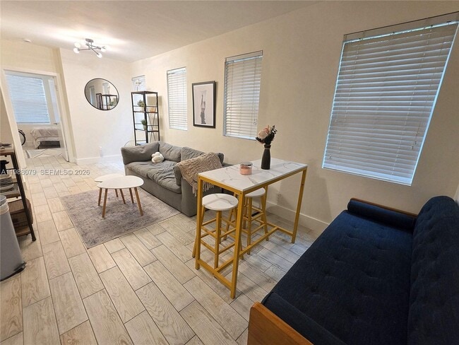 Foto del edificio - 1008 Jefferson Ave