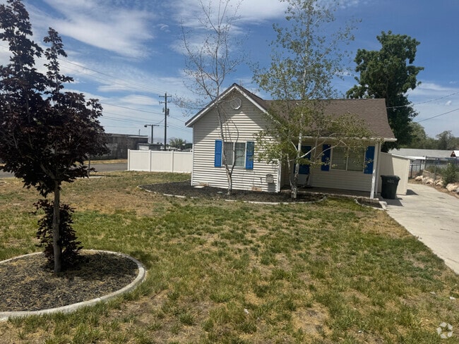 Building Photo - 59 E 400 N