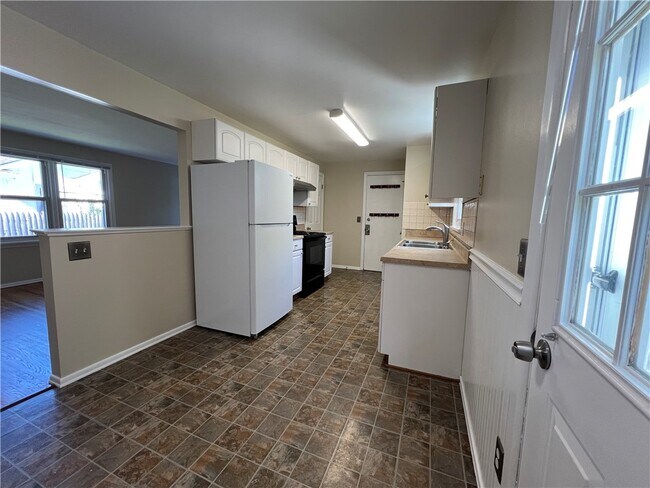 Foto del edificio - 1165 Whitney Road East