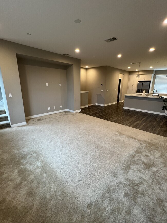 Building Photo - 81 Sea Crest Dr