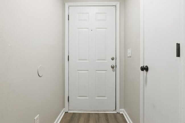 Foto del edificio - Updated 3BR / 2BA Home – Granite Counters & LVP