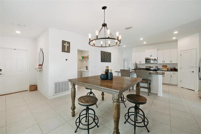 Building Photo - 5517 Blue Azure Dr