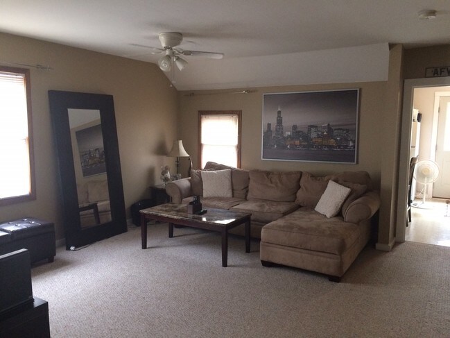 Large Living Room - 117 N 6th Ave