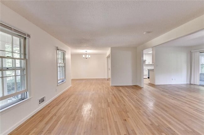 Building Photo - 2628 Whitehurst Dr