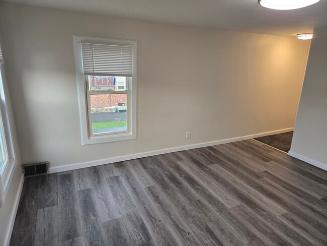 Living Room - 19 Ballston St
