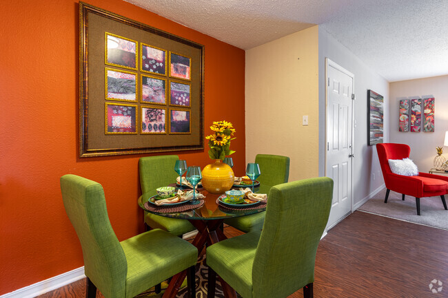 A2 - Dining Room - Magnolia Apartments