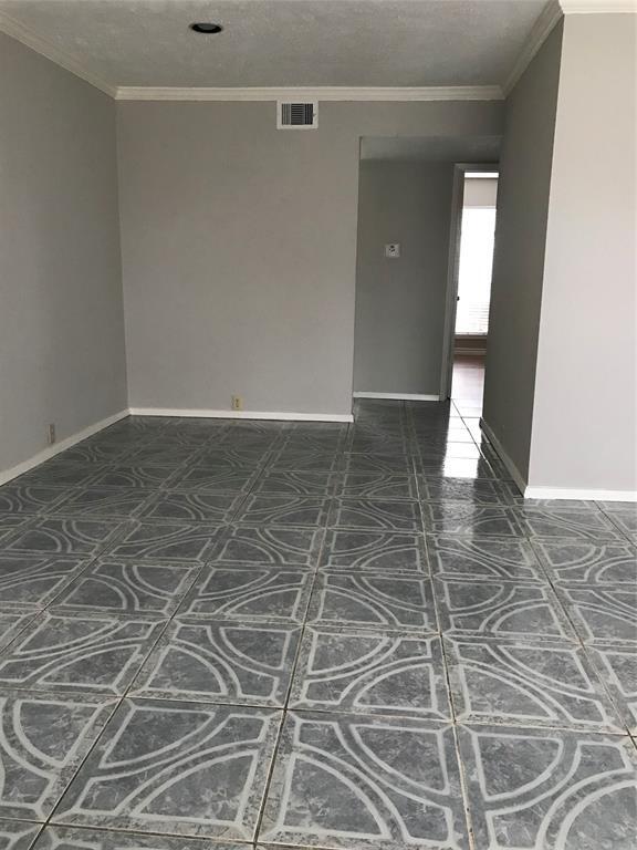 Building Photo - 3303 W Greenridge Dr