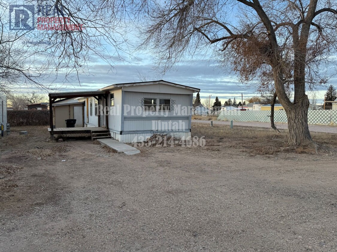 Primary Photo - Cute 2 Bedroom, 1 Bathroom Trailer Home. S...