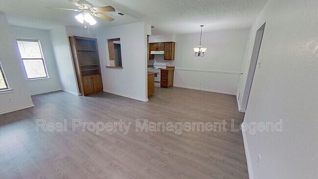 Building Photo - 4743 Merida Ave
