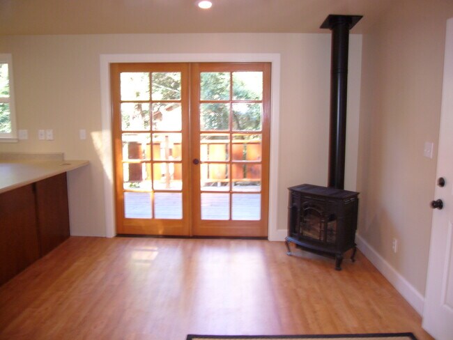 Foto del edificio - Private One + Bedroom Hilltop Home, Washer/Dryer & Storage