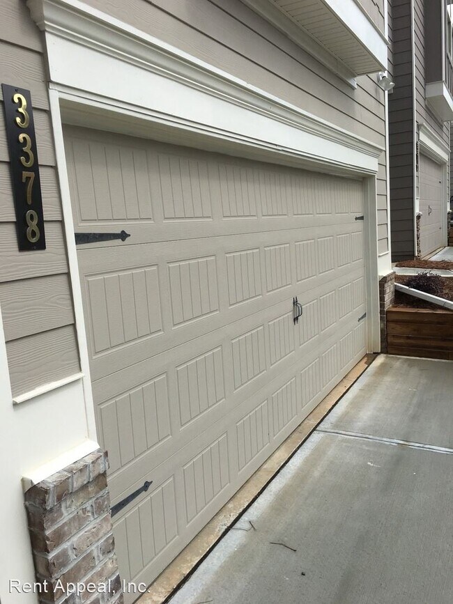 Building Photo - 3 br, 2.5 bath House - 3378 Castleberry Vi...