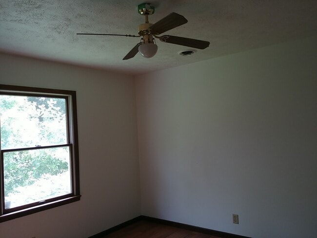 Building Photo - 351 Woodlawn Ave