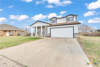 Building Photo - 4205 Thunder Creek Dr