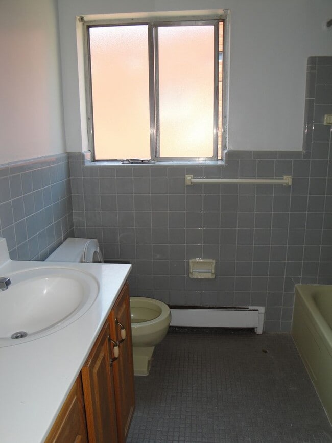 Building Photo - 539 Lowell Ave