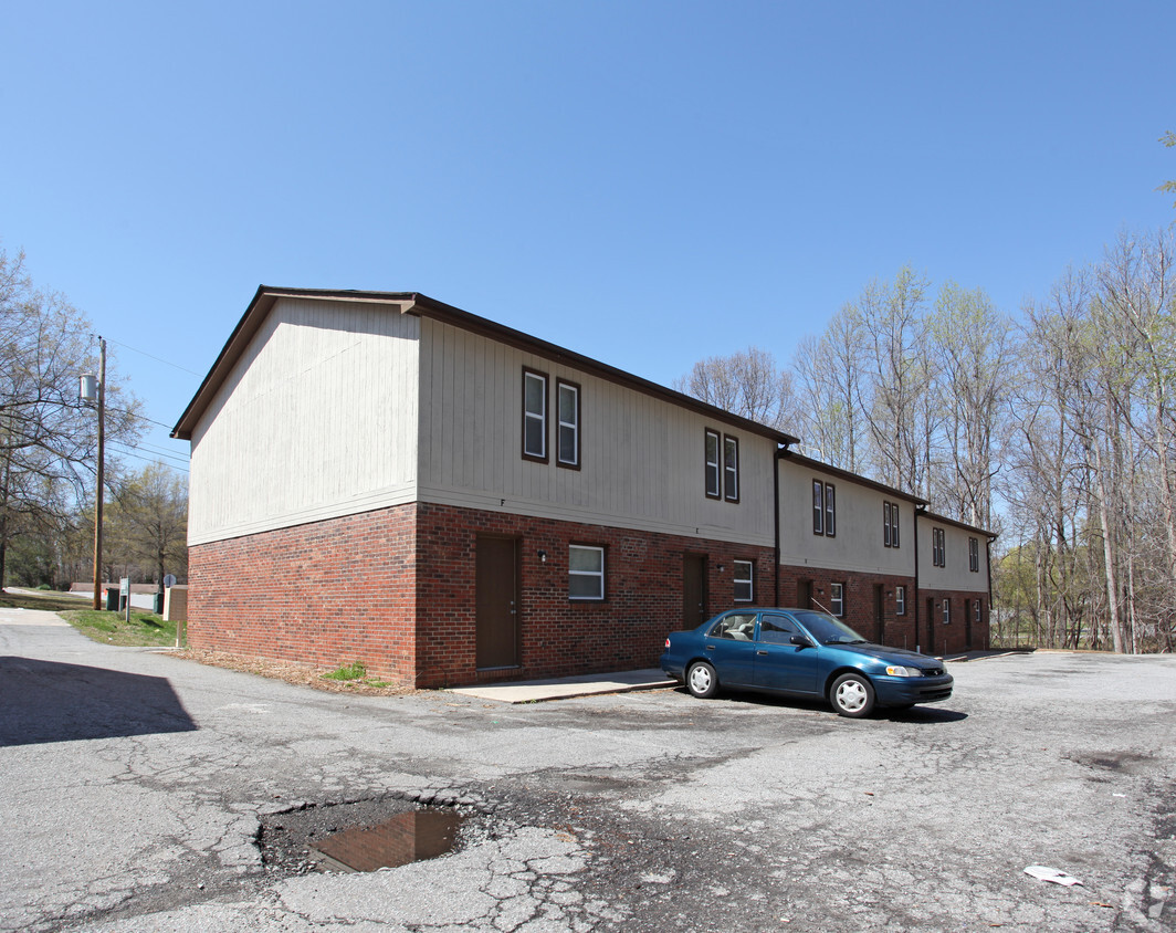 Building Photo - 820-824 South Rd