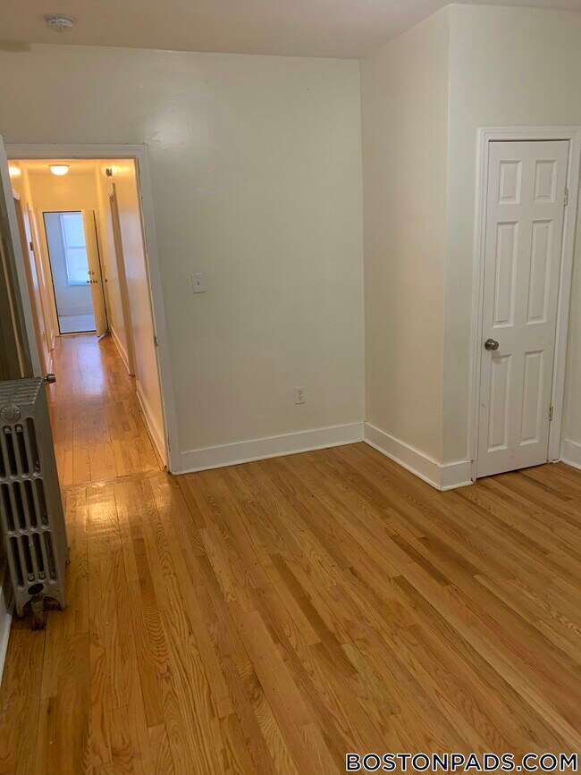 Building Photo - 27 Fessenden St