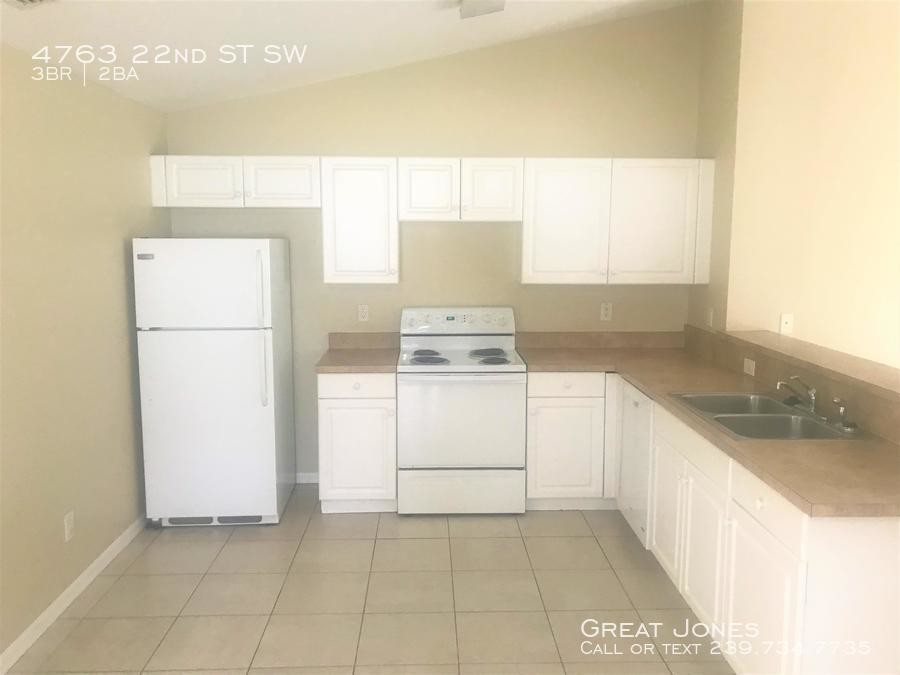 Primary Photo - 3/2 Duplex in Lehigh Acres