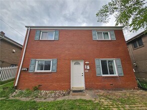 Building Photo - 4461 Highridge St