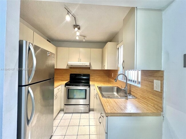 Foto del edificio - 5930 W 25th Ct