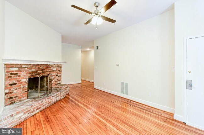 Building Photo - 1307 22nd St NW