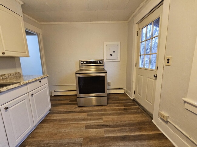 Building Photo - Charming 1-Bed/1-Bath Apartment in the Hea...