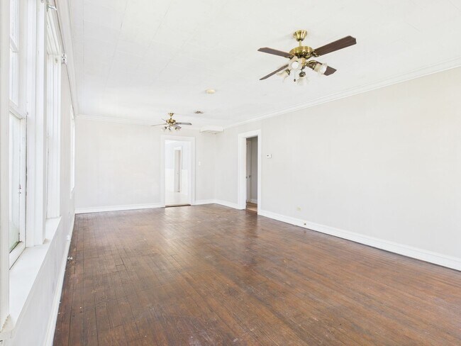 Foto del edificio - 3 Bedroom, 1 Bathroom NOW Available!