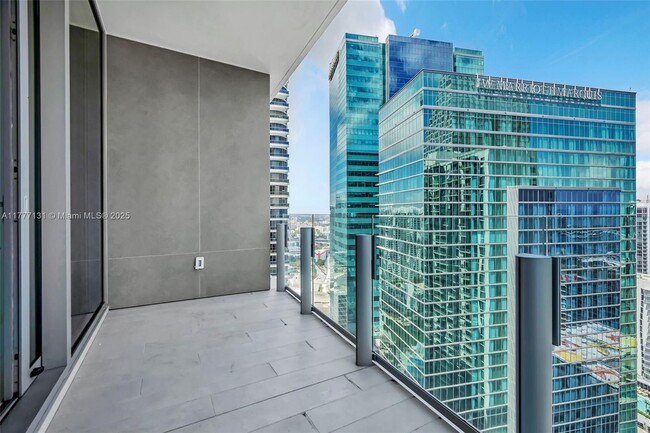 Building Photo - 300 Biscayne Blvd Way