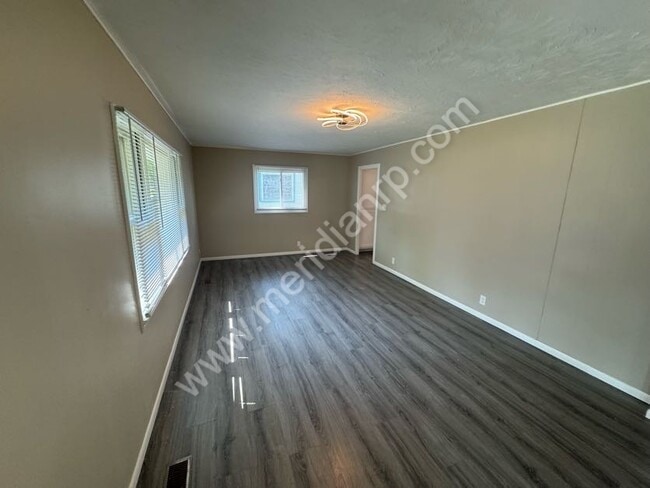 Building Photo - 1154 Melbourne Dr