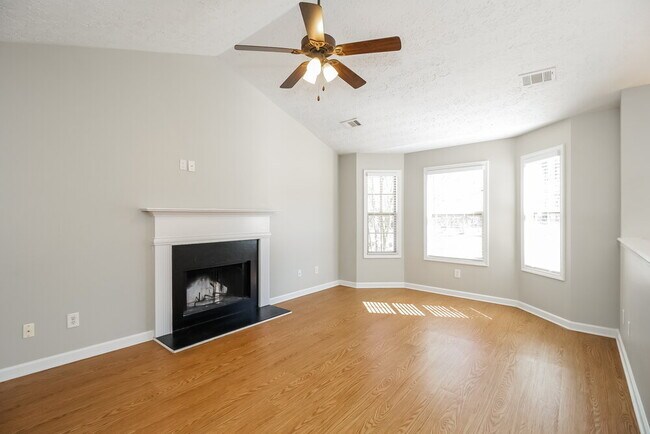 Foto del edificio - 97 Summer Creek Dr