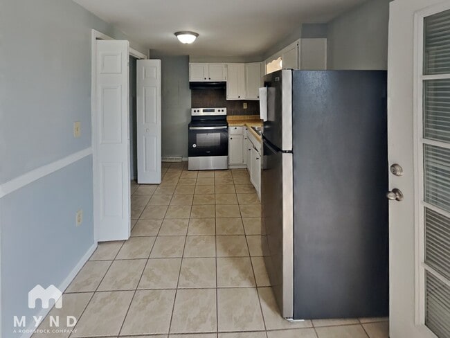 Building Photo - 5102 Willow Run Dr