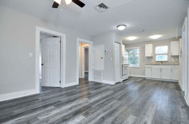 Foto del edificio - 912 Hart St