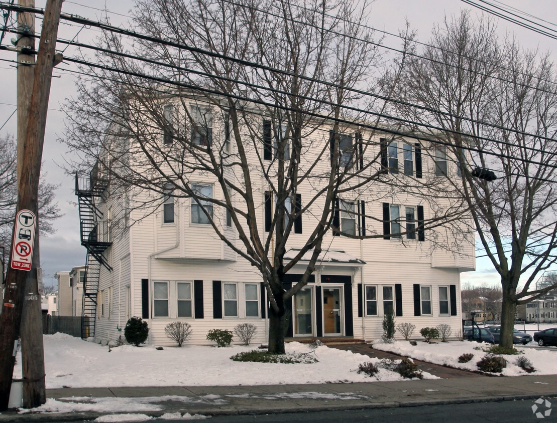 Building Photo - 216-222 Middlesex Ave