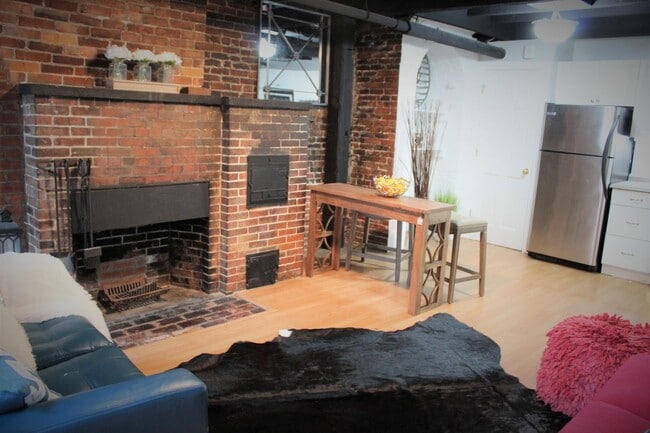Building Photo - 3 Champney Pl