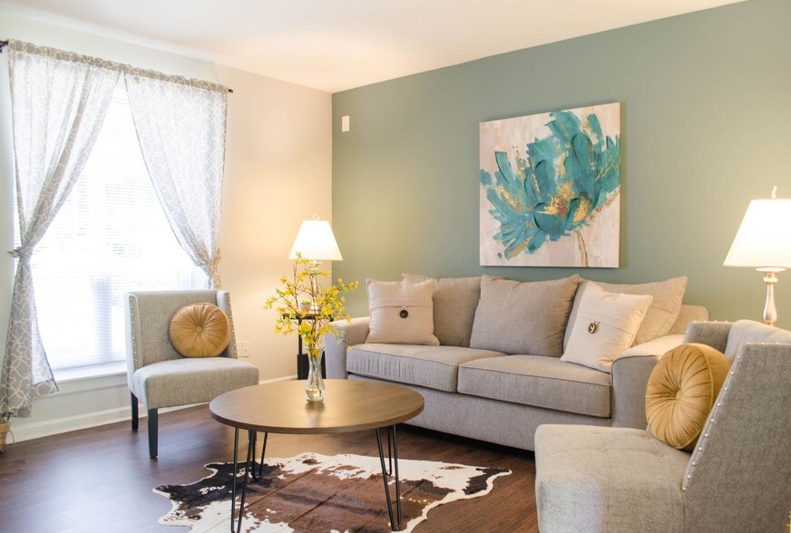 Cloverleaf Lake Townhouse Apartments