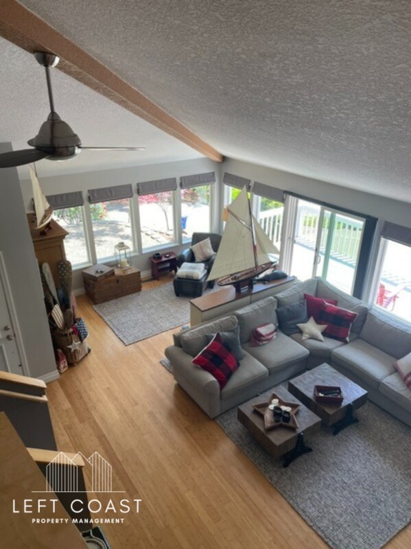 Foto del edificio - 1545 NE Regatta Way