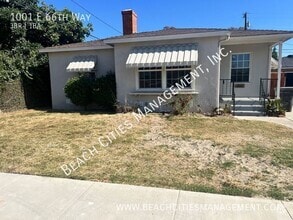 Building Photo - 1001 E 66th Way