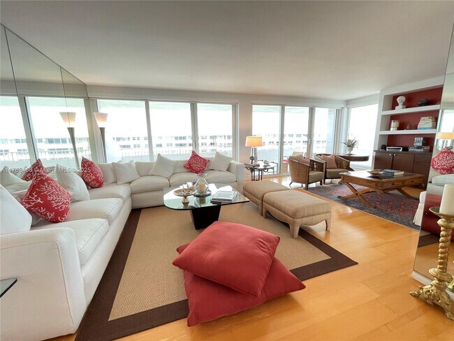Foto del edificio - 199 Ocean Lane Dr