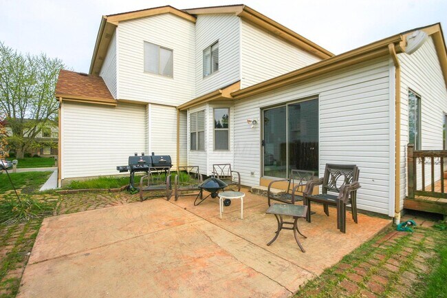 Foto del edificio - 1310 Abbeyhill Dr