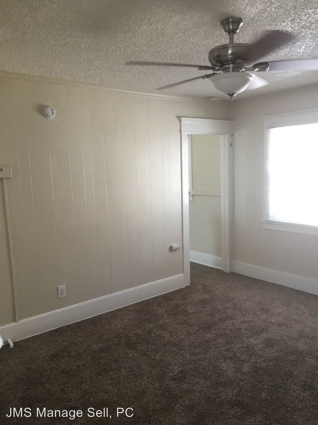 Building Photo - 914 N Loma Vista Dr
